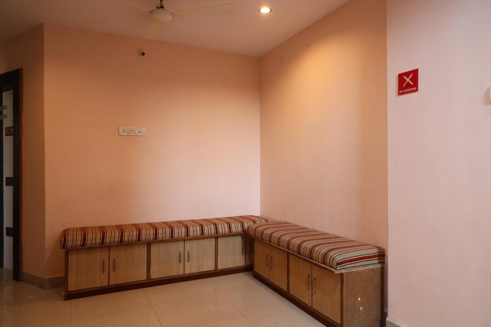 Hotel O Prithvi Inn Nagpur Exteriör bild